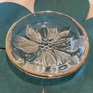 Elegant Glass Floral Plate with Gold Rim